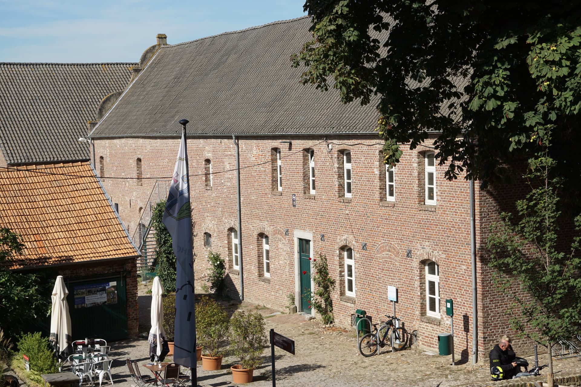 FeierabendKultur im Biergarten des Kloster Café