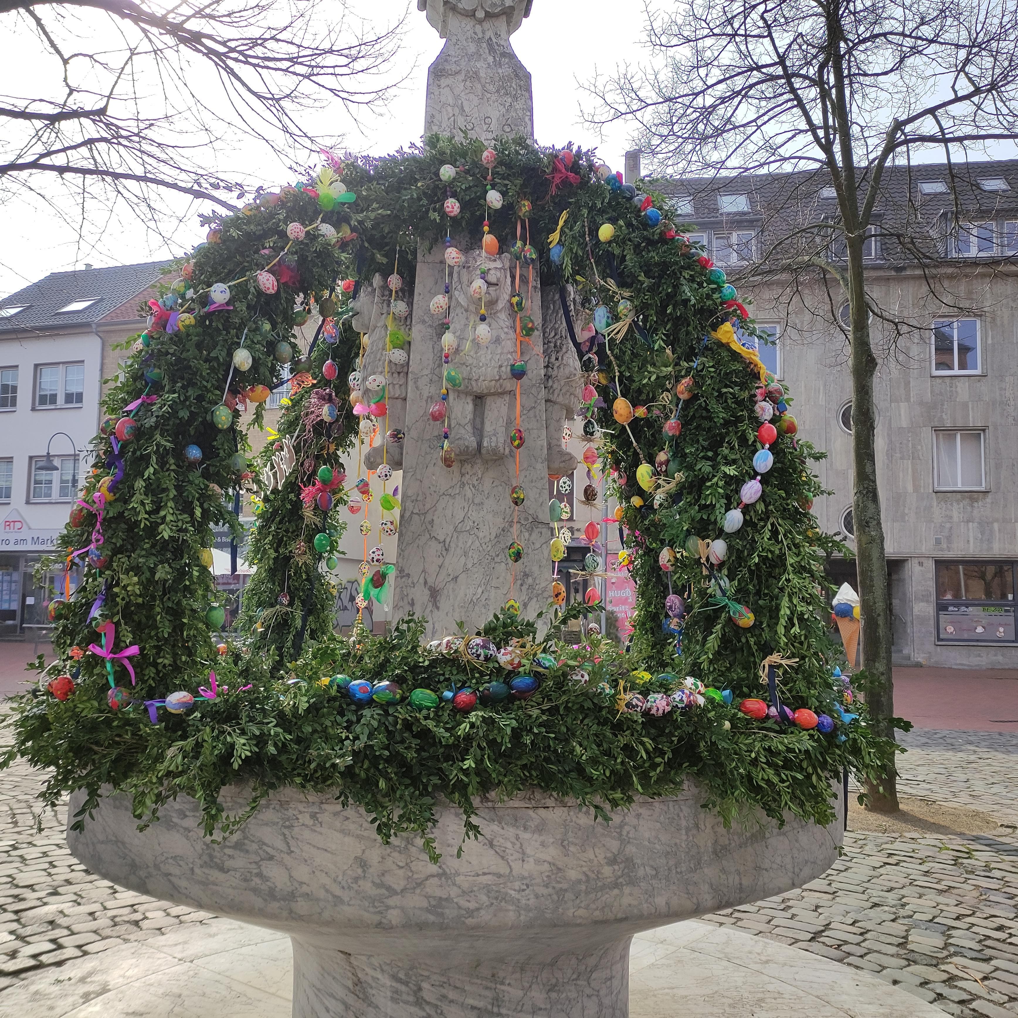 Osterbrunnenschmücken